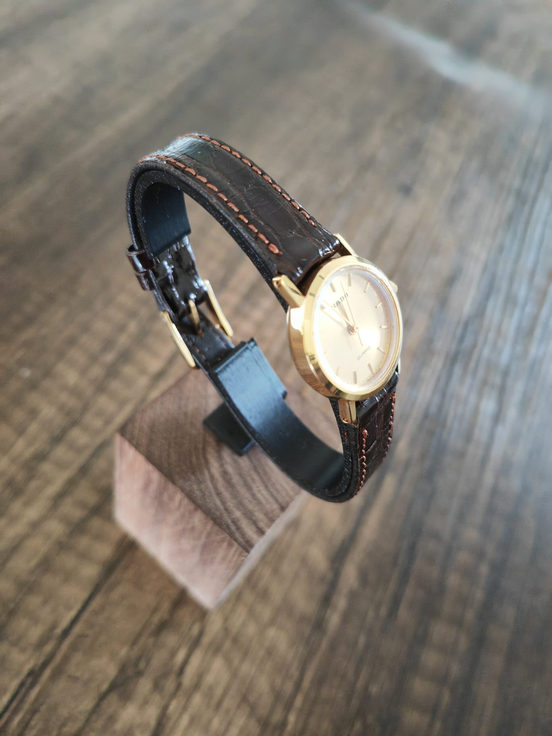 Rado vintage 22 mm cadran or 205.9505.2 2 Rado vintage 22 mm cadran or 205.9505.2 – Image 2