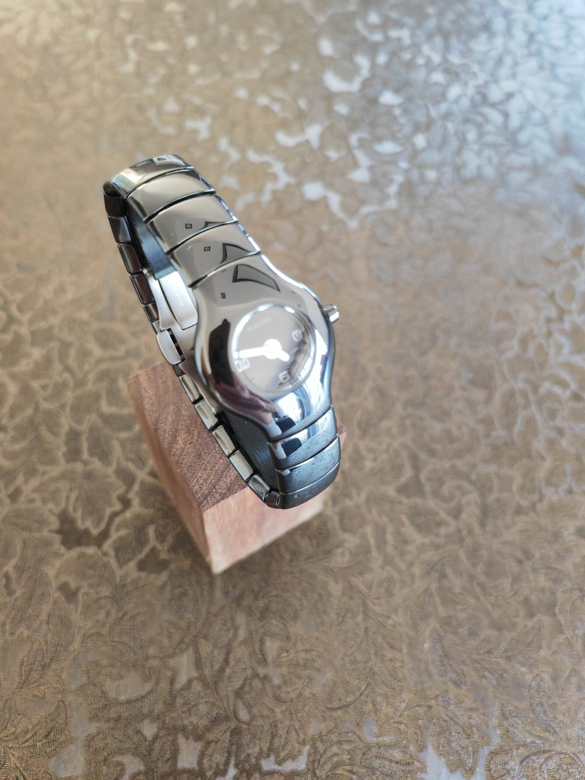 Rado Xeramo 25mm 154.0454.3 noire pour femme / 2 4 Rado Xeramo 25mm 154.0454.3 noire pour femme / 2 – Image 4