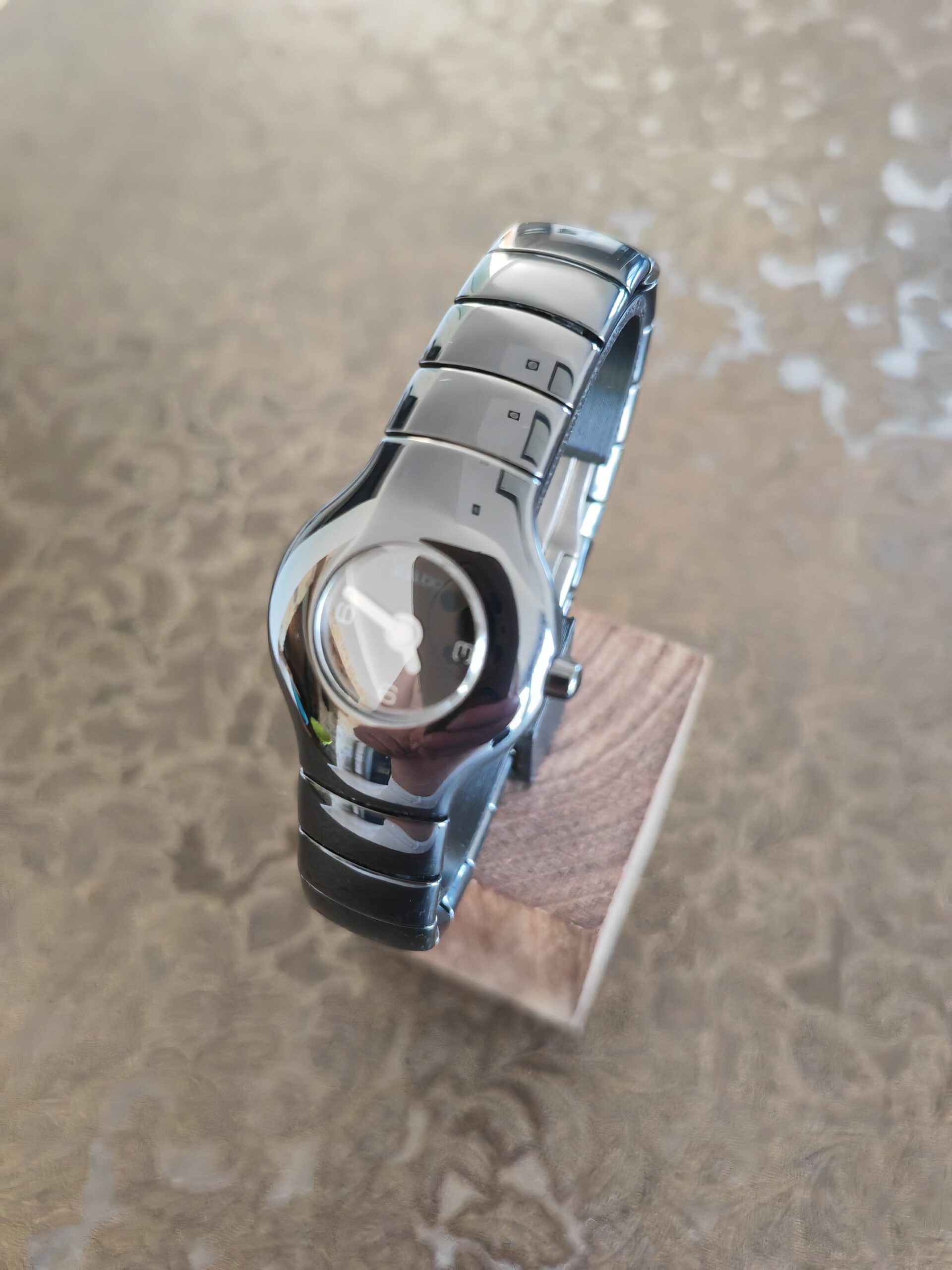 Rado Xeramo 25mm 154.0454.3 noire pour femme / 2 8 rado xeramo
