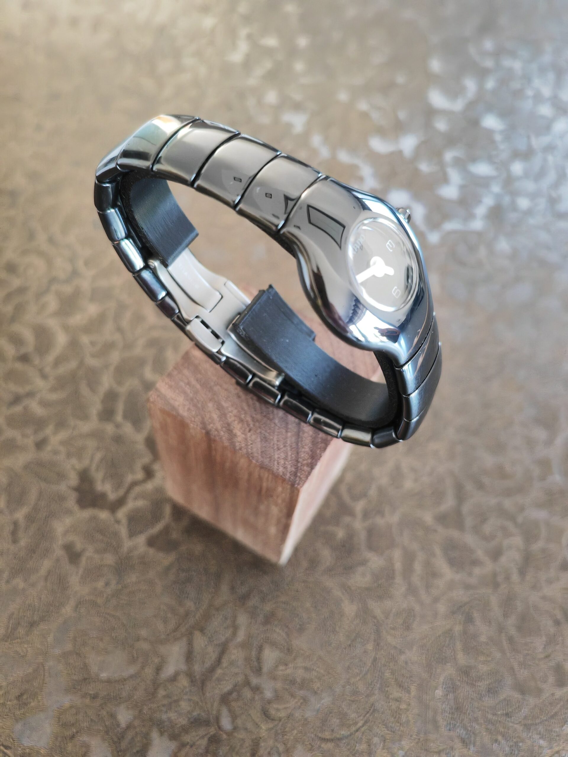 Rado Xeramo 25mm 154.0454.3 noire pour femme / 2 5 Rado Xeramo 25mm 154.0454.3 noire pour femme / 2 – Image 5