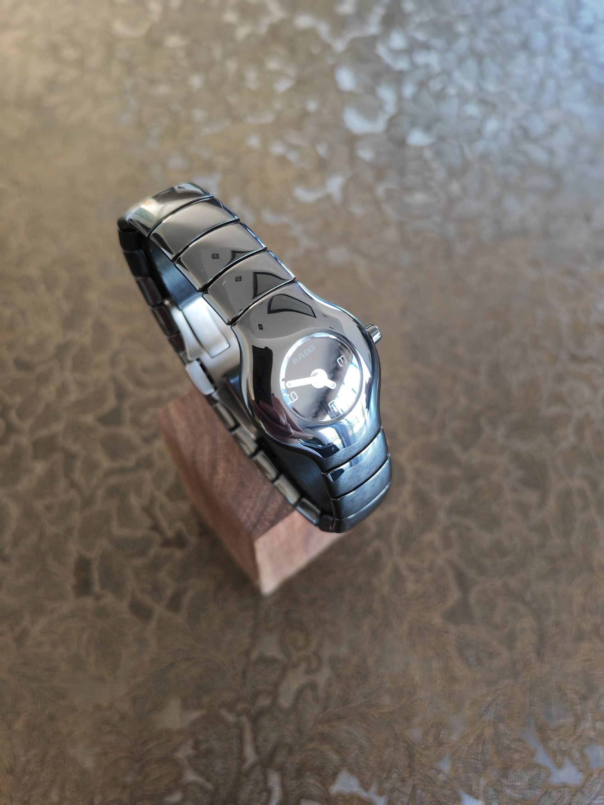 Rado Xeramo 25mm 154.0454.3 noire pour femme / 2 2 Rado Xeramo 25mm 154.0454.3 noire pour femme / 2 – Image 2